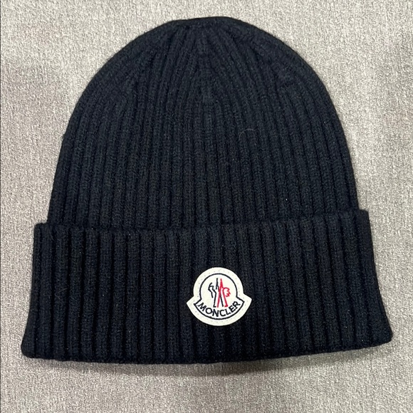 Moncler Black Ribbed Beanie - Picture 1 of 2